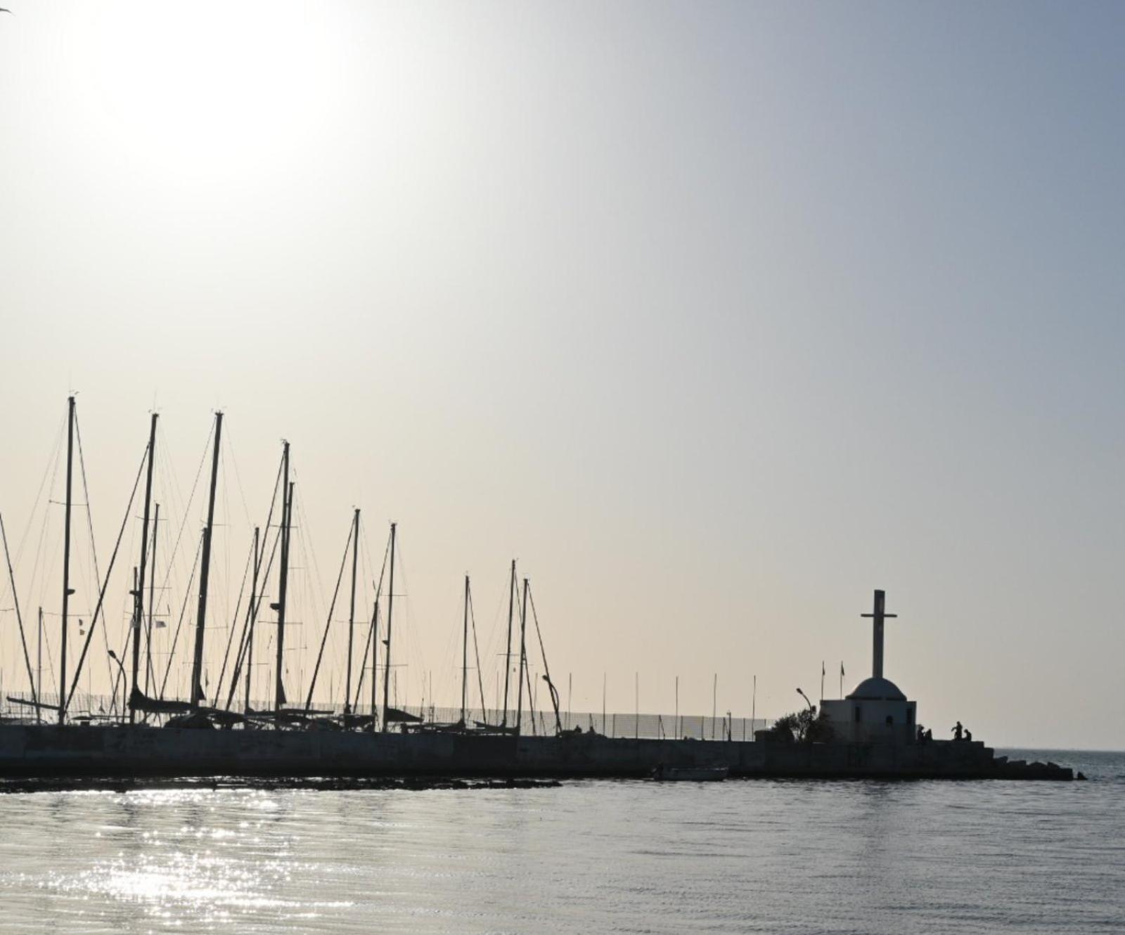 Seafront Family Apartment & Free Parking, The Cruiseflat Thessaloniki Exterior photo